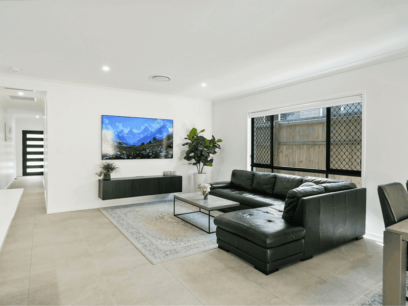 14 Foliage Street, Greenbank — photo 1 of 5