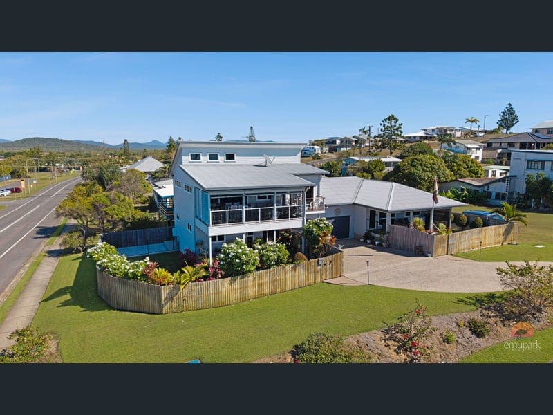 30 Bright Street, Emu Park — photo 1 of 5