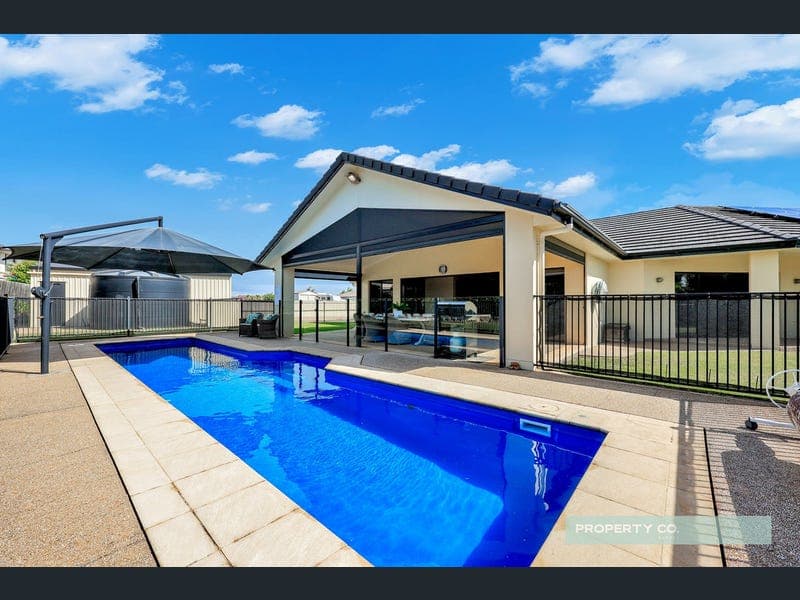4 Janet Court, Coral Cove — photo 1 of 5