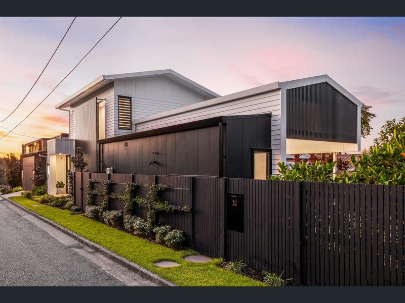 32 Lukin Street, Clayfield — photo 1 of 5