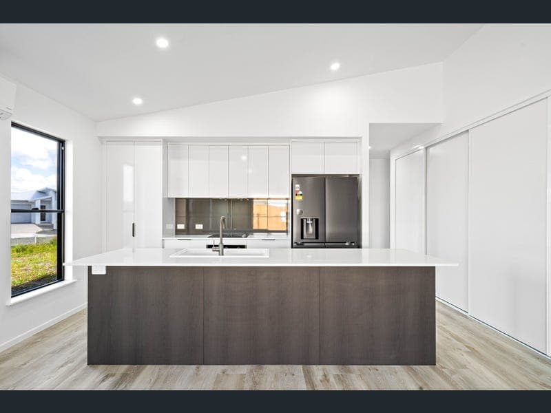 22 Regal Circuit, Beaconsfield — photo 1 of 5