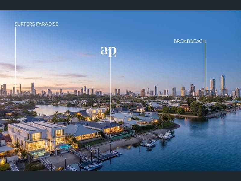 15 Yunga Court, Broadbeach Waters — photo 1 of 5