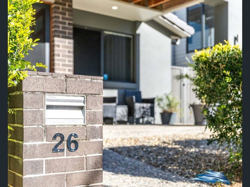 26 Jacana Avenue, Woorim — photo 1 of 5