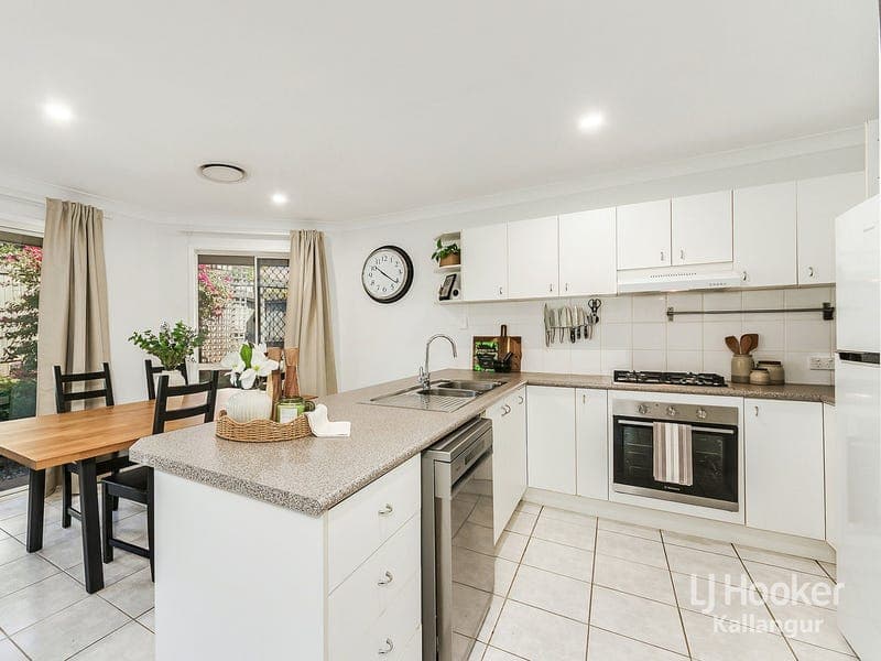 7 Esk Place, Kallangur — photo 1 of 5