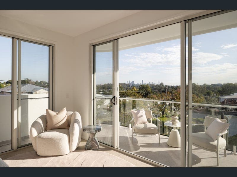 24 Weal Avenue, Tarragindi — photo 1 of 5