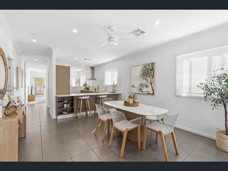 10 Centre Street, Aspley — photo 1 of 5