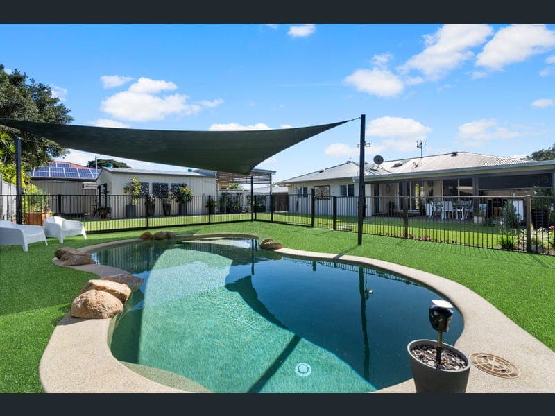 19 Breakwater Court, Deception Bay — photo 1 of 5