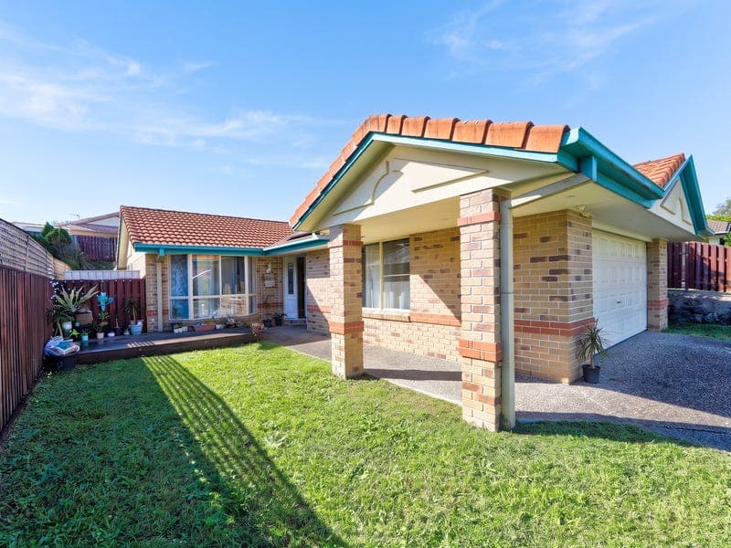 17 Lambor Drive, Mudgeeraba — photo 1 of 5