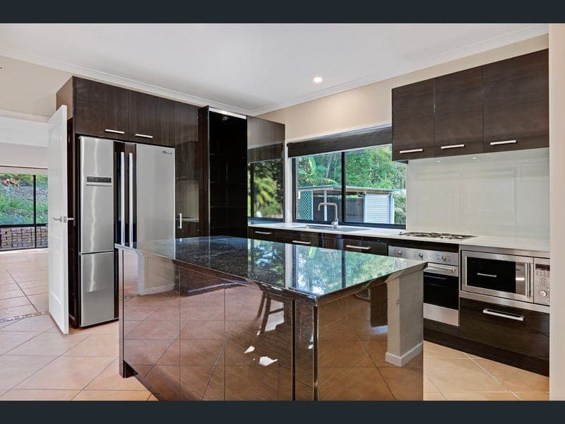 16 The Parkway Place, Mapleton — photo 1 of 5