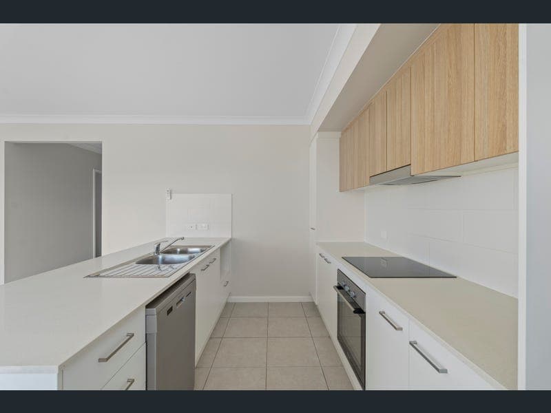 44 Mulberry Circuit, Gleneagle — photo 1 of 5