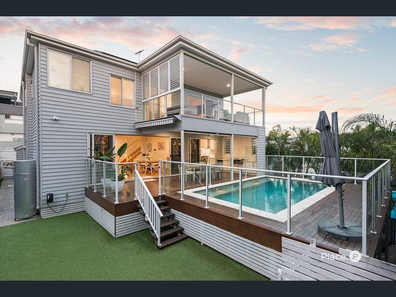 4 Howard Street, Morningside — photo 1 of 5