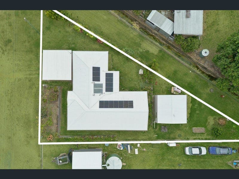 23 Gordon Street, Mount Morgan — photo 1 of 5
