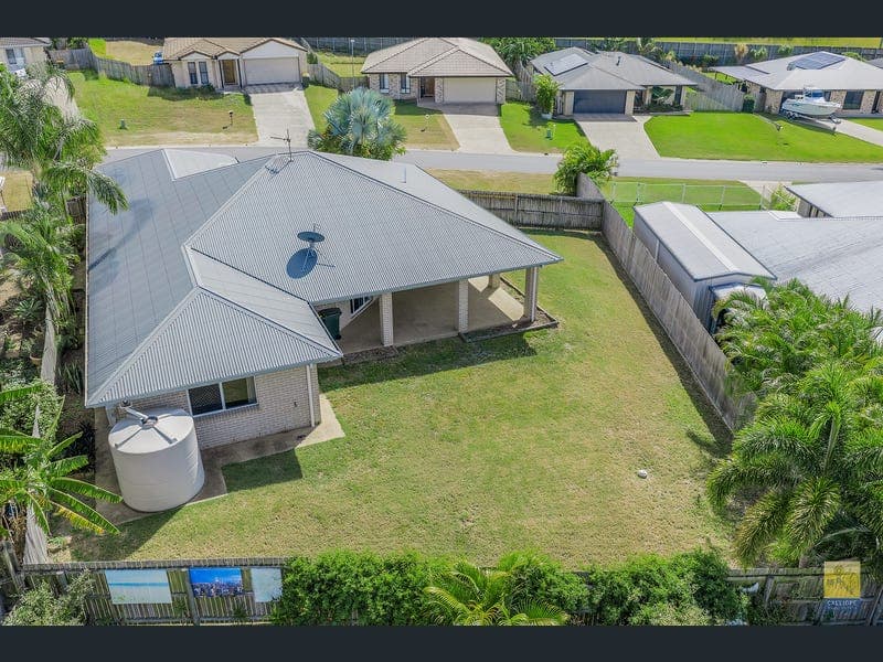 9 Central Avenue, Calliope — photo 1 of 5