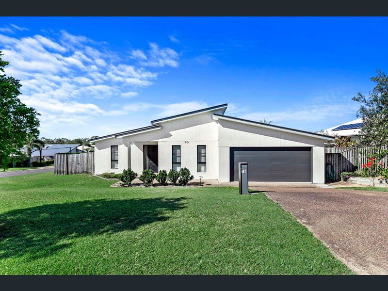 16 Bay Park Road, Wondunna — photo 1 of 5