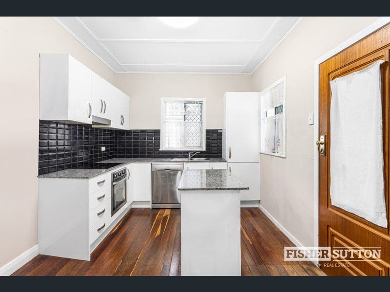 223 Victoria Place, Berserker — photo 1 of 5