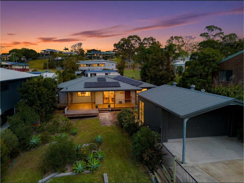 9 Avolet Crescent, River Heads — photo 1 of 5