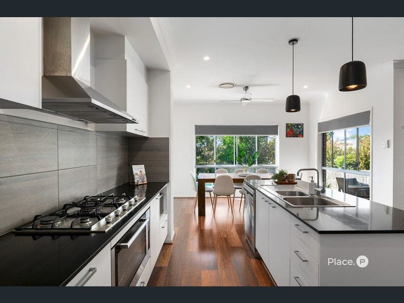 16 Prince Street, Cannon Hill — photo 1 of 5