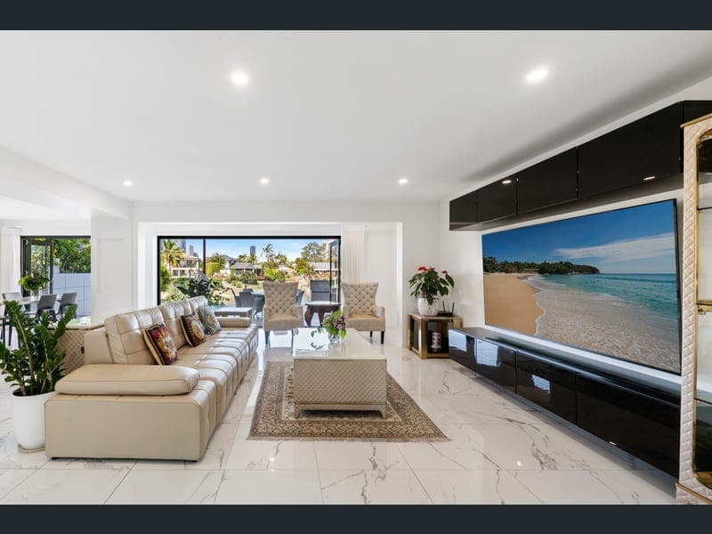 168 Rio Vista Boulevard, Broadbeach Waters — photo 1 of 5