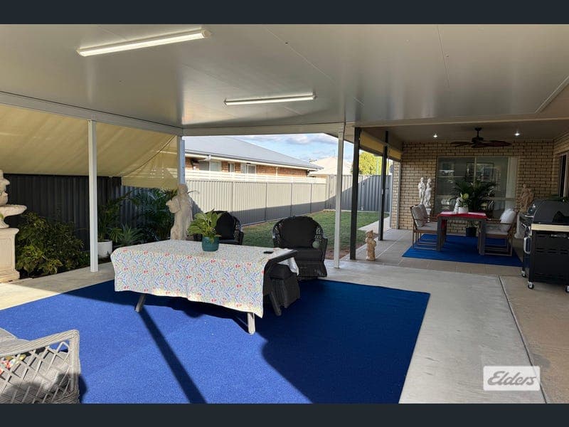 69 Sommerfeld Crescent, Chinchilla — photo 1 of 5