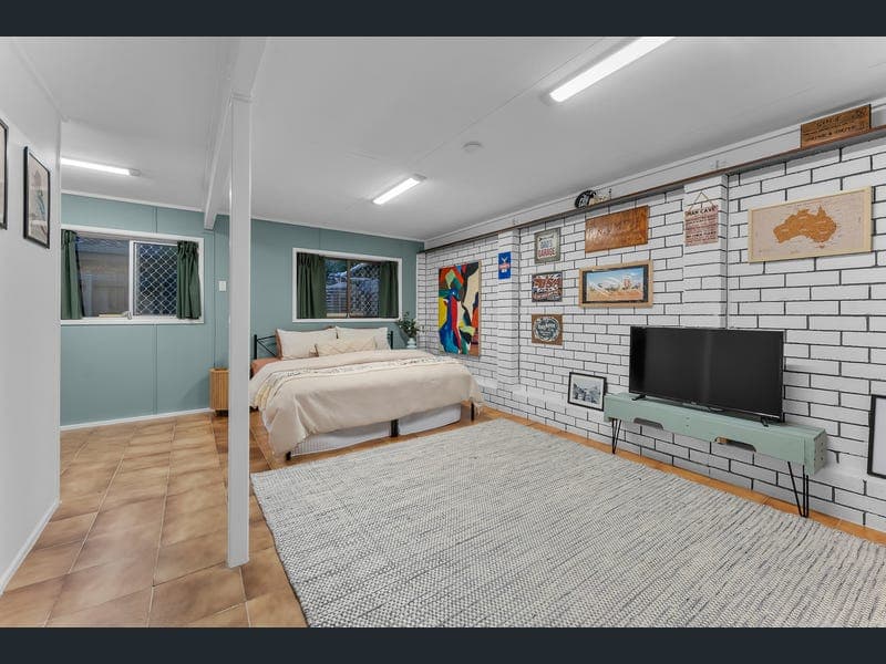 27 Kahala Road, Kallangur — photo 1 of 5