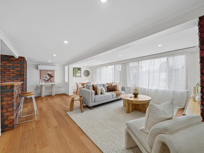 1 Arran Court, Strathpine — photo 1 of 5