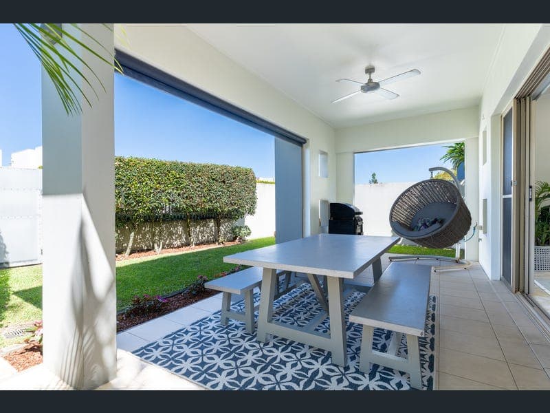 6010 Calardo Avenue, Hope Island — photo 1 of 5