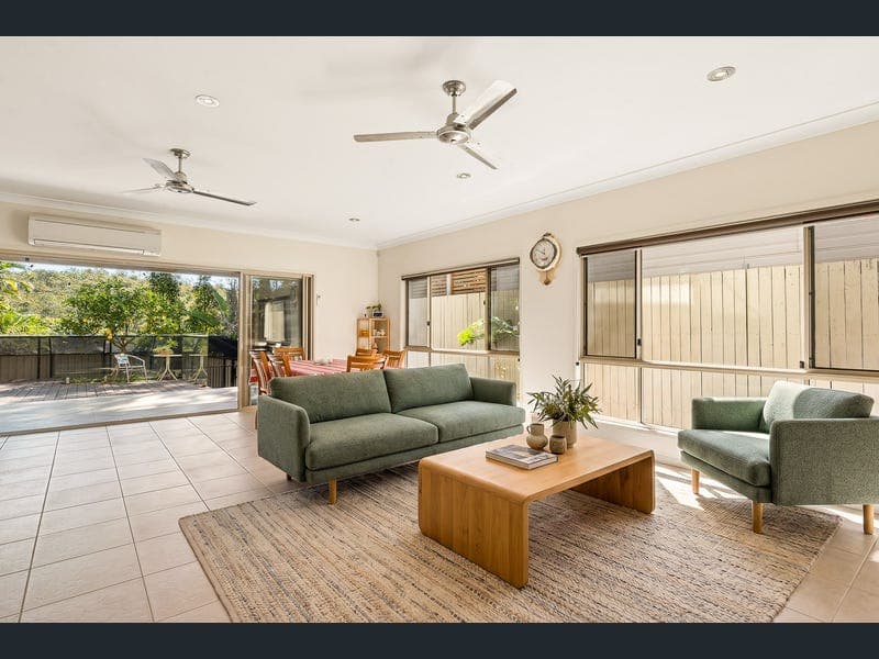 143 Pozieres Road, Tarragindi — photo 1 of 5