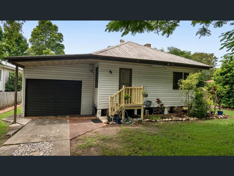 34 Regent street, Wynnum West — photo 1 of 5