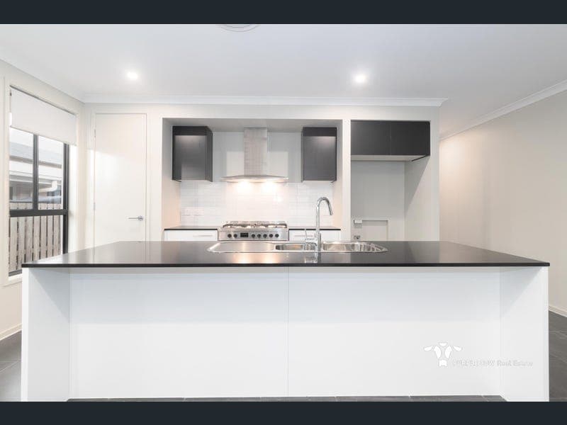 161 Fernbrooke Boulevard, Redbank Plains — photo 1 of 5