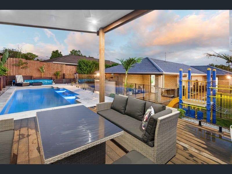 6 Hanover Drive, Pimpama — photo 1 of 5