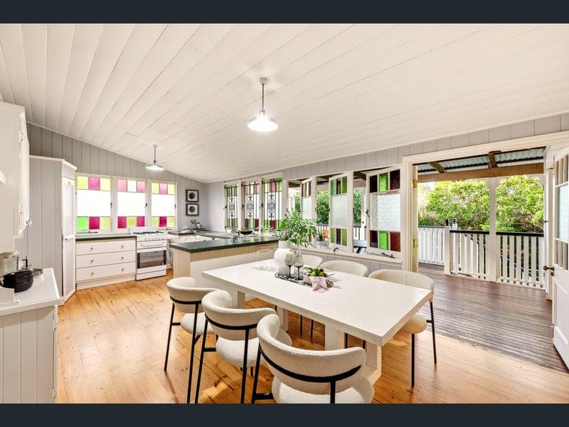 28 Shakespeare Street, Coorparoo — photo 1 of 5