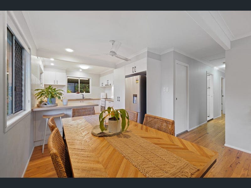 15 Yeerinbool Court, Arana Hills — photo 1 of 5