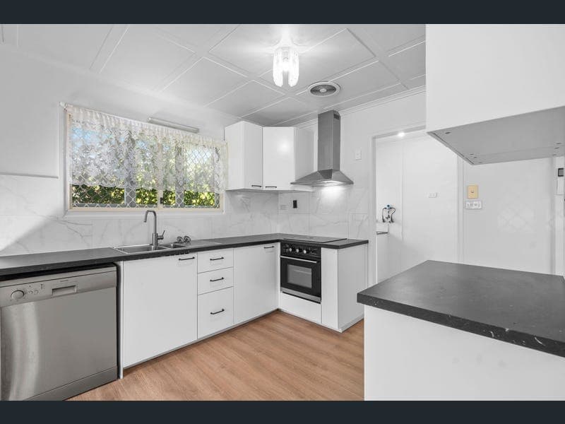 44 Stubbs Road, Woodridge — photo 1 of 5