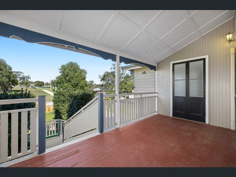 243 Pratten Street, Warwick — photo 1 of 5