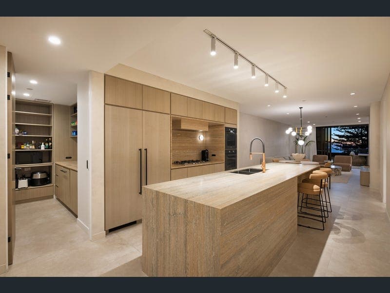 405/58 The Esplanade, Burleigh Heads — photo 1 of 5