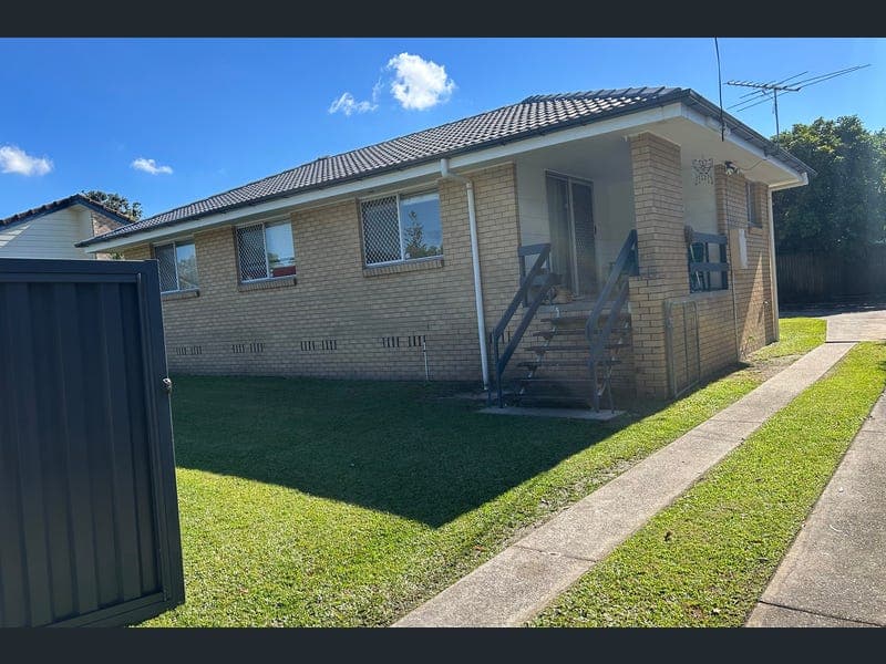 5 Donowain Drive, Deception Bay — photo 1 of 5