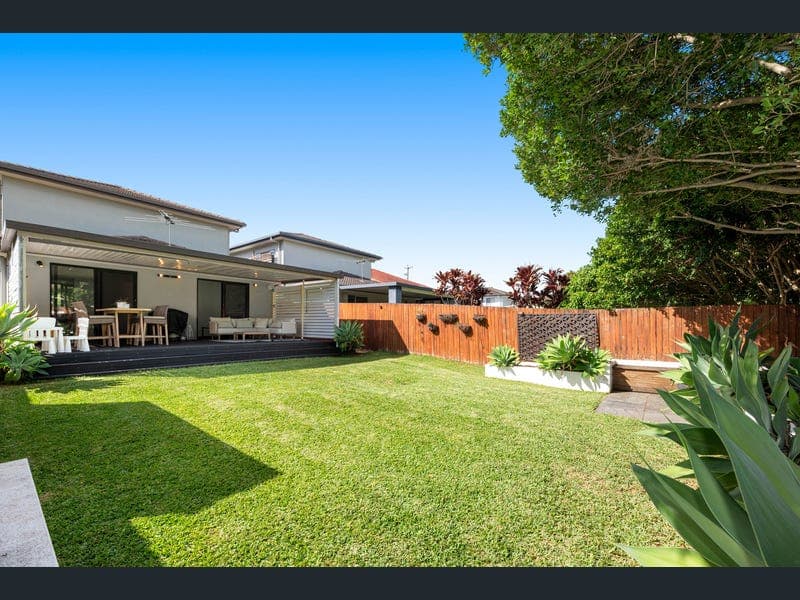348 Tingal Road, Wynnum — photo 1 of 5