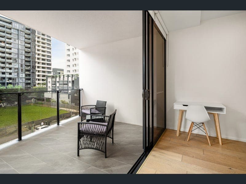 Unit 20207/33 Manning Street, South Brisbane — photo 1 of 5