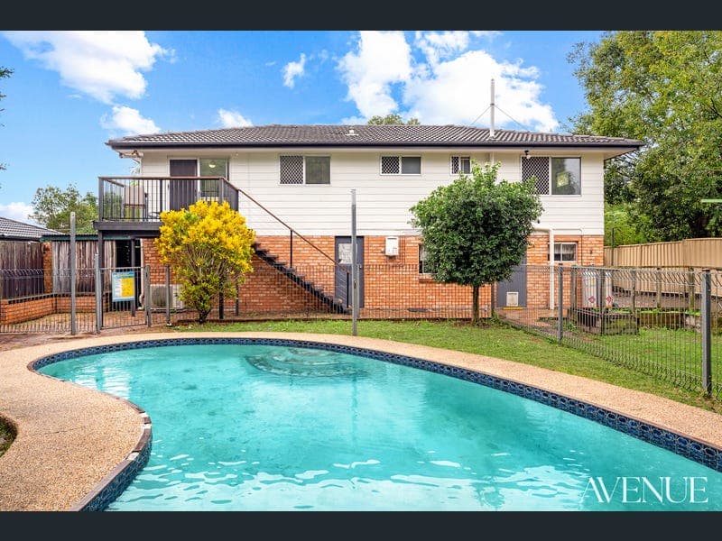 27 Francesca Street, Waterford West — photo 1 of 5