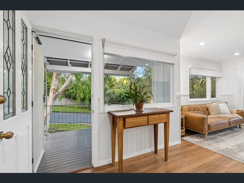 4 Burbank Street, Stafford Heights — photo 1 of 5