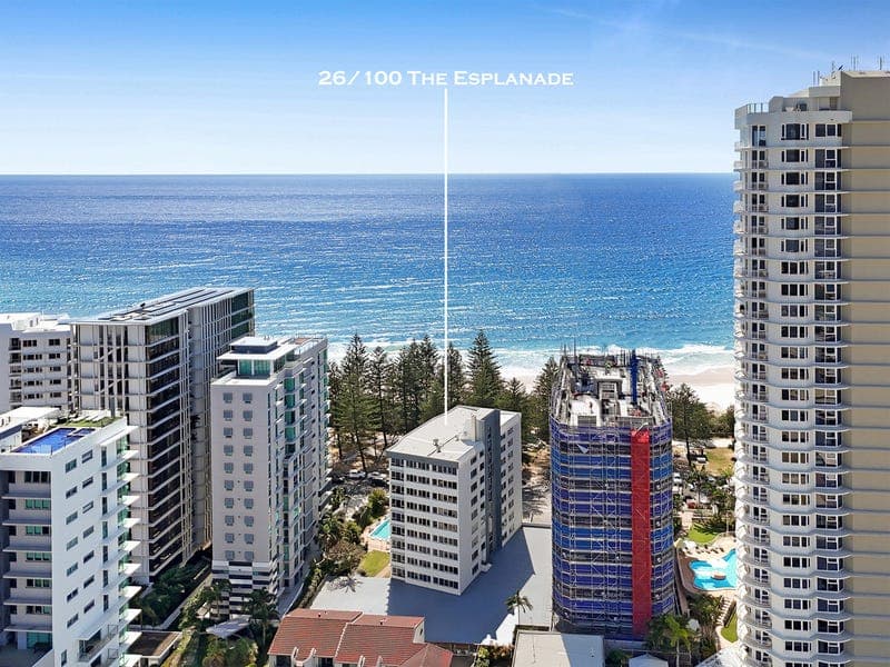 26/100 The Esplanade, Burleigh Heads — photo 1 of 5