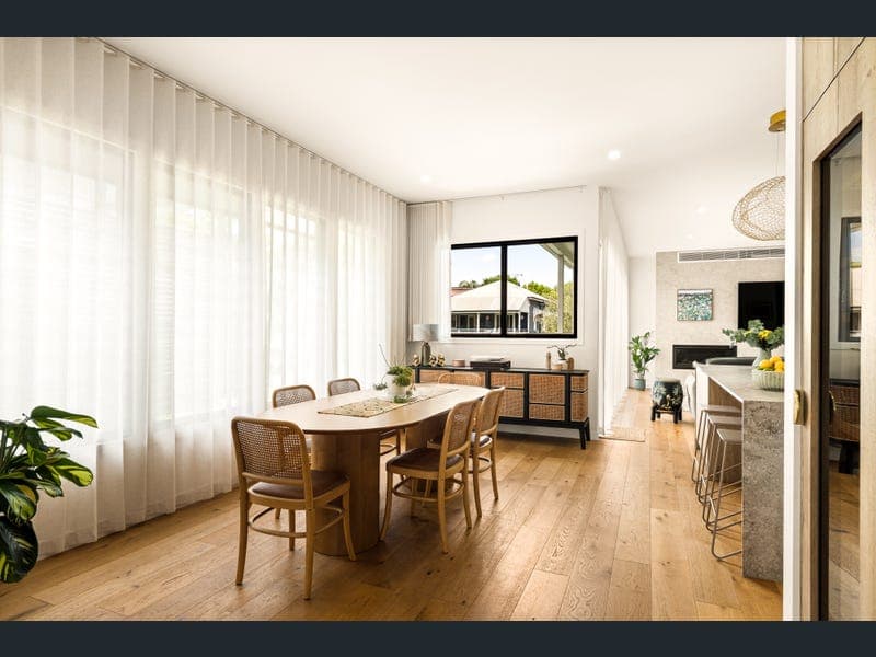 24 Vincent Street, Auchenflower — photo 1 of 5