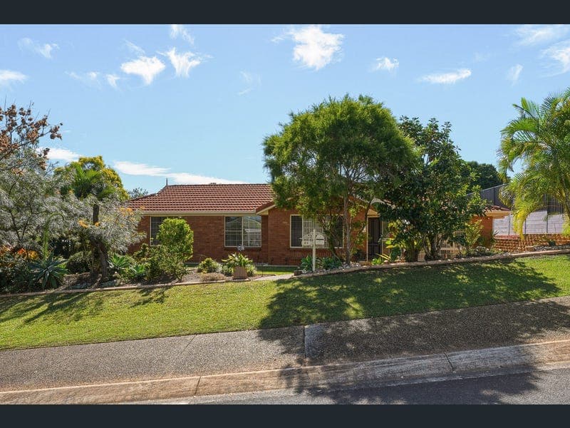 16 MacArthur Drive, Kallangur — photo 1 of 5