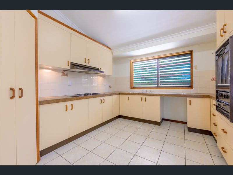 26 Tyson Crescent, Tannum Sands — photo 1 of 5