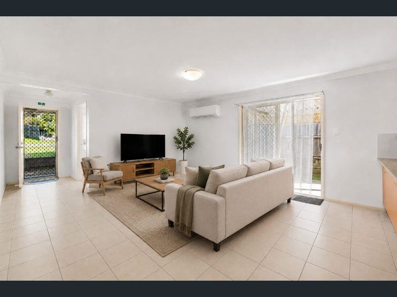 18 Whipbird Street, Bellbird Park — photo 1 of 5
