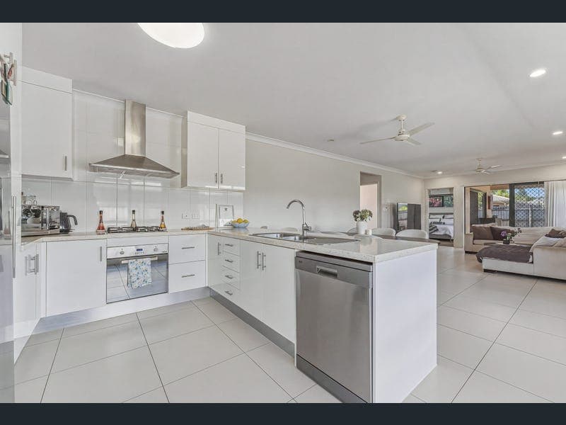 30 Carter Close, Smithfield — photo 1 of 5