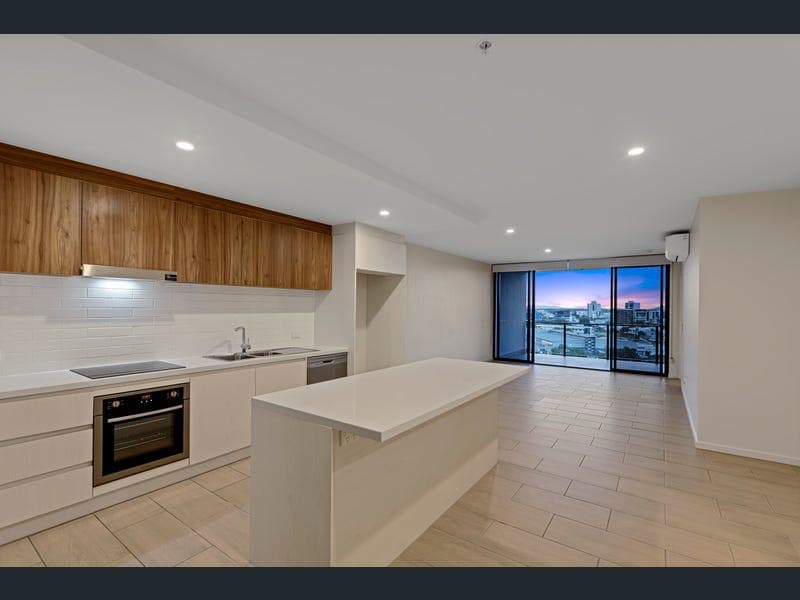 1013/9 Market Lane, Maroochydore — photo 1 of 5