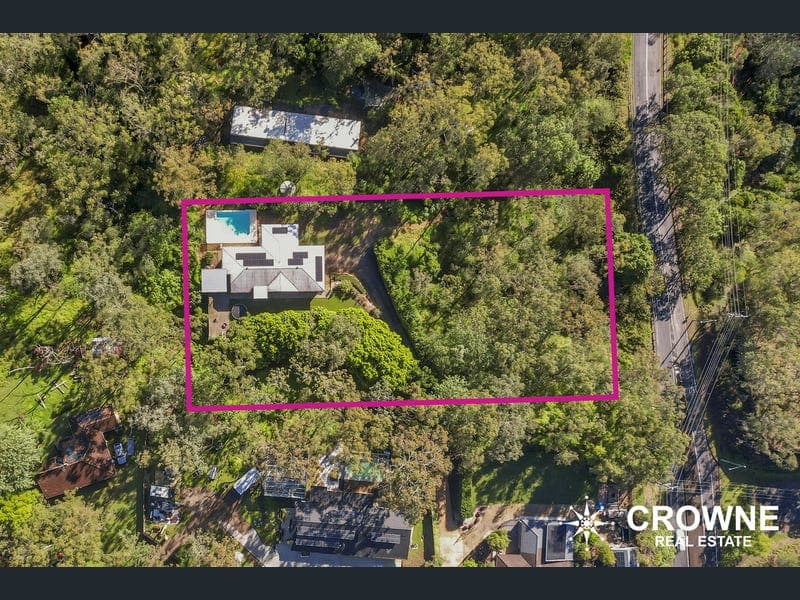7 Illoura Grove, Karana Downs — photo 1 of 5