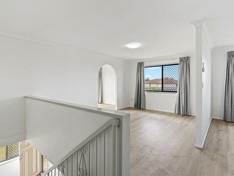 31 Chauvin Street, Robertson — photo 1 of 5