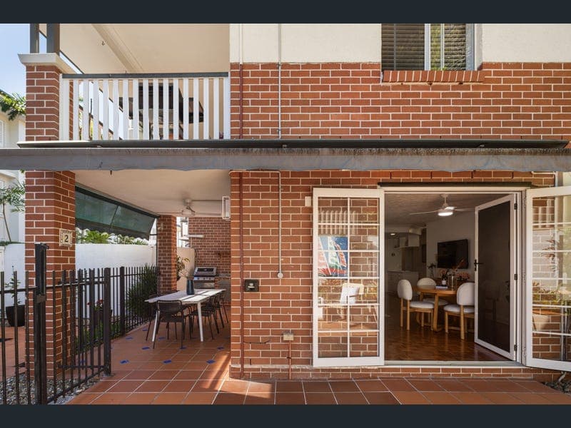 2/106 Racecourse Road, Ascot — photo 1 of 5